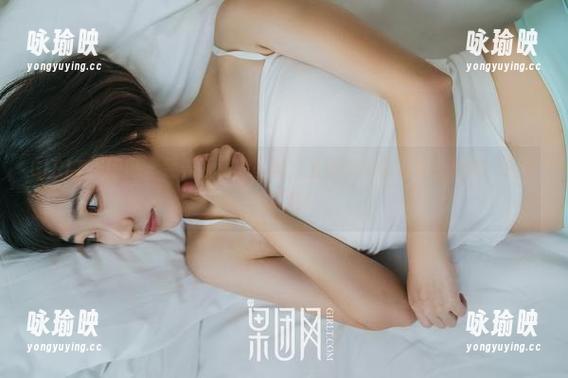 GIRLT果团网 - 裴希西爱的圣诞，当然要高清写真，哎呀，别太认真哦！