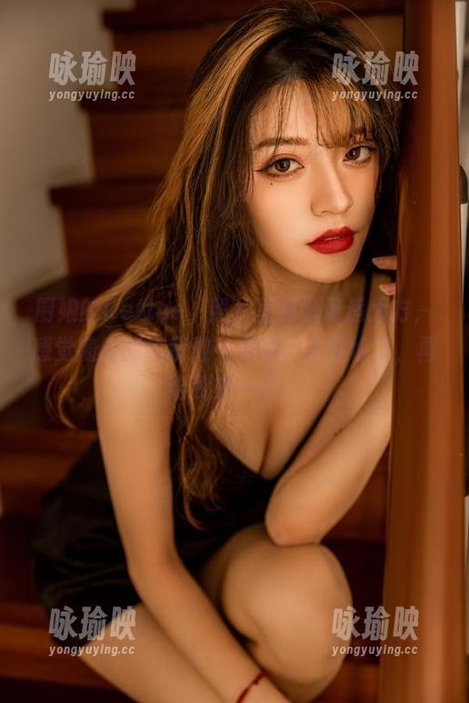 厨娘的Kettoe，照片里那份闲适大方，感觉随时能给我做一桌饭，太可怕了，再给我来一点。