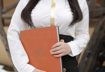 MFStar模范学院 – 看草莓兔兔在睡衣中悠闲放飞，无圣光也能带来最真实的美图享受。