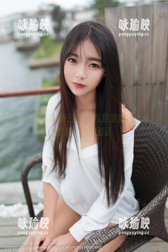 QingDouKe青豆客 - 私拍里的纯小希：教室的隐秘对话