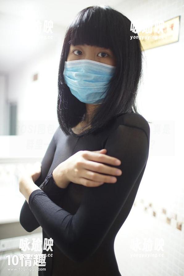 ROSI图包，这长筒黑色丝袜搭配，真是群里一言不发的承包了多少目光？