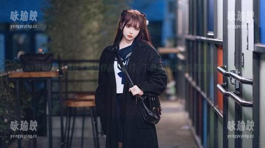 Tina很妖孽呀,你这个黑丝作品真邪门，下载后我的心情居然变得飘飘欲仙。