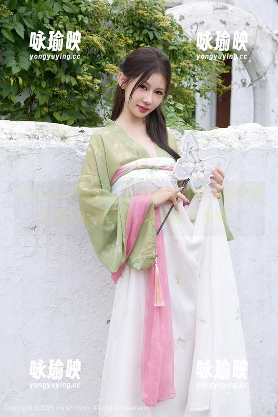 Xiuren秀人网 - 小乔babyb的免费图册曝露职场新规则，仅职装这件事！
