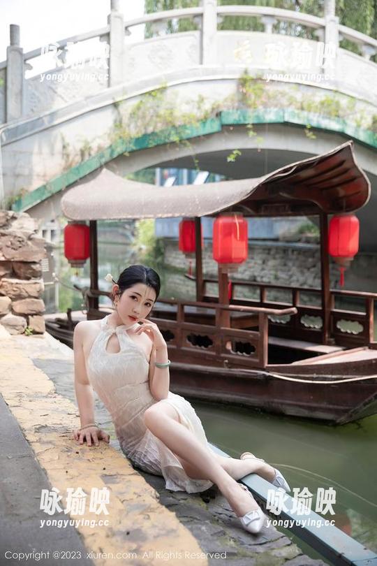 Xiuren秀人网 - 小逗逗，把JK下的味道留在美图里