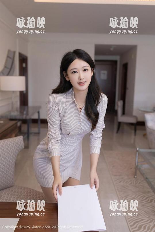 Xiuren秀人网-小逗逗 Xiuren秀人网 - 在小逗逗的红裙里寻求福利,原图直逼心窝