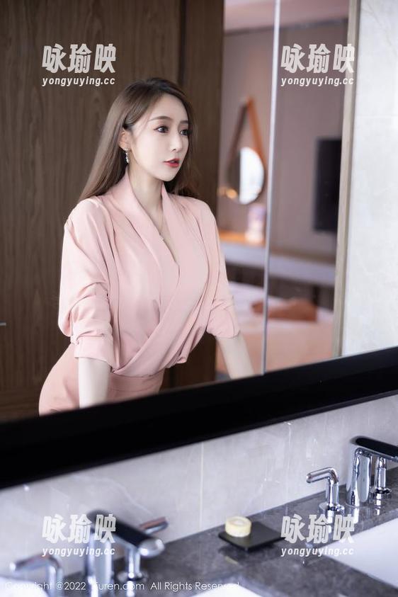 Xiuren秀人网 - 王俪丁的兔女郎美图，喜感和美丽并存？