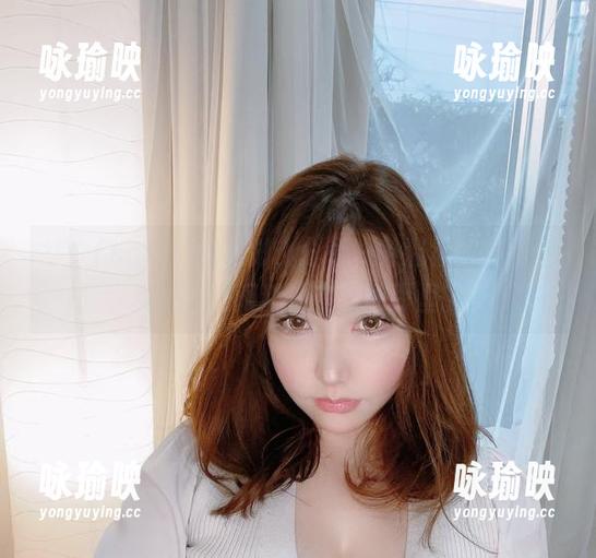 サク(saku)的美脚，分享一种温柔的力量，真想让时间静止在这画面里。