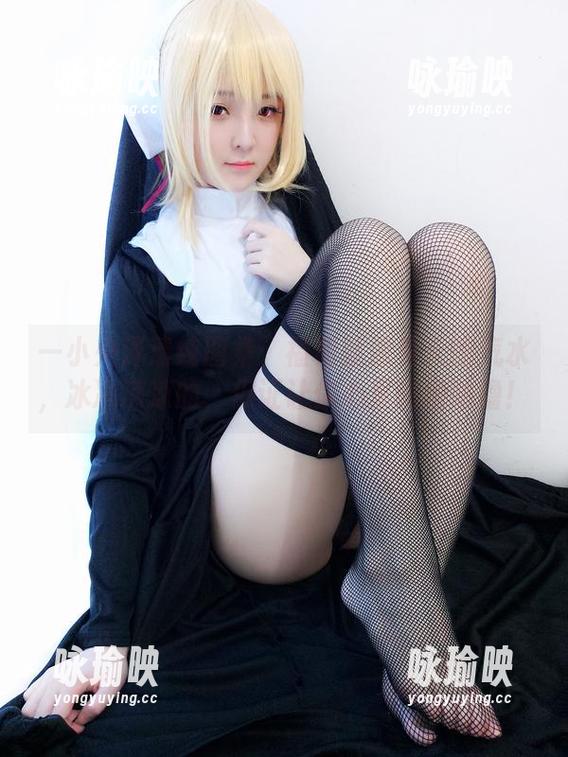 一小央泽清纯图集：福利就像夏天的汽水，冰冰凉凉的，保证让你心里咕噜咕噜！