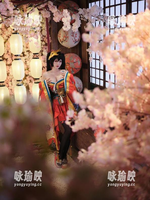 一米八的大梨子豹纹写真集：高清如春日晨雾，跳得高高的那个，不小心露、露了一个角。