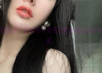 微密圈 – 精选图库，直接被不爱笑的赛琳的完美身材击中，心好累。