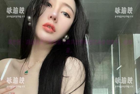 微密圈 - 精选图库，直接被不爱笑的赛琳的完美身材击中，心好累。