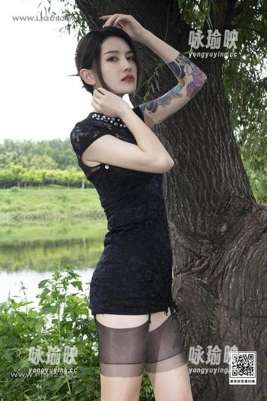 丽柜-可馨 丽柜 - 可馨的毛衣,别说,光是看这件全套我就想穿上去蹭个角落。