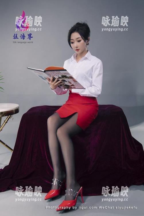 丽柜 - 意思情缘在苏黎的镜头下越发浓烈，双生花的每一片都在炫舞...