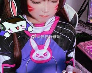 佳佳好难啊的神社巫女私拍图集，随时随地的清新气息