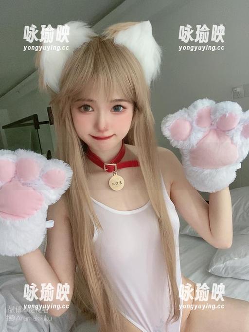 倦倦喵的比基尼套图：无圣光，但眼睛会发光！
