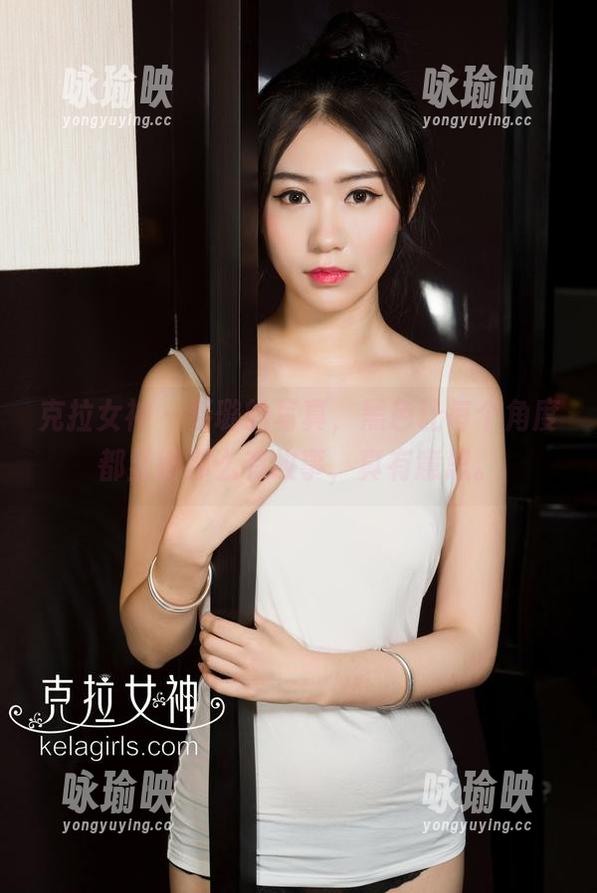 克拉女神 - 姜璐的写真，黑色让每个角度都显得那么有故事，真有意思。