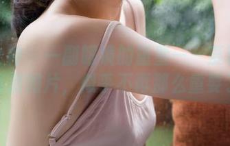 克拉女神 – 一副眼镜的重量——慕菲用她的高清图片，似乎不再那么重要了。