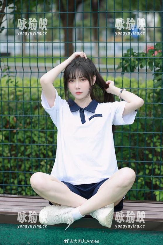 大肉丸Amiee的图包：芭芭拉，你以为就只是一层皮？