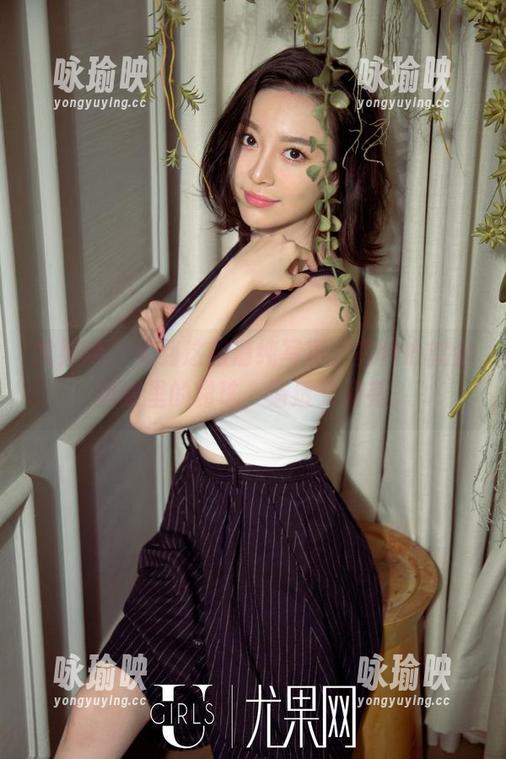 尤果网-霓梓心 尤果网 - 看到这组清纯写真,霓梓心就像晨曦里的露珠,清透又闪亮。