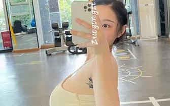 微密圈 – 夏日里，左公子666的私房美图，连空气都带着一丝懒散的性感。
