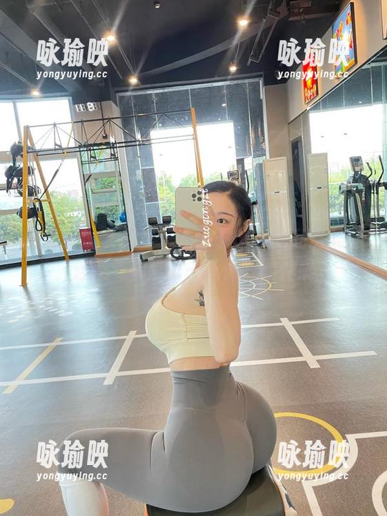 微密圈 - 夏日里，左公子666的私房美图，连空气都带着一丝懒散的性感。