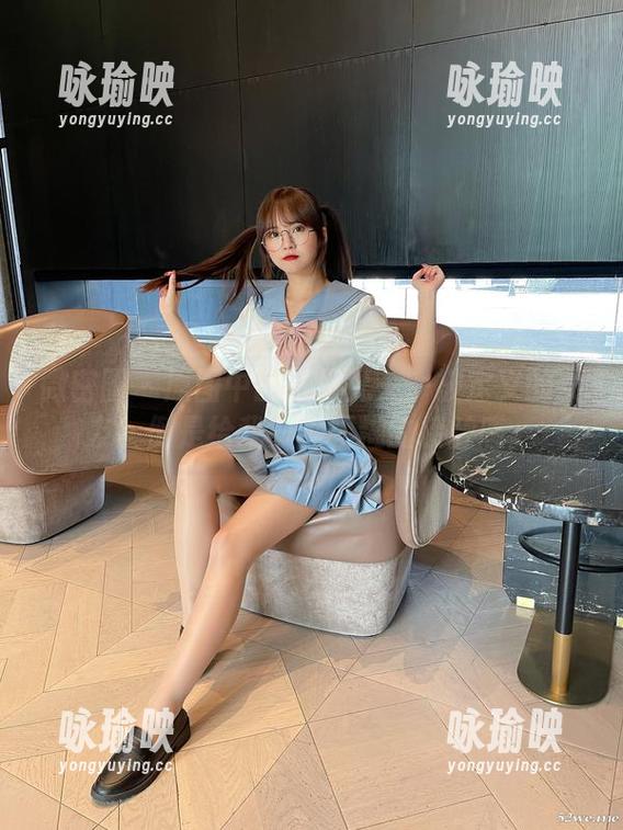 微密圈 - 原图中的张思允——被定义的女友，倒是给我一种模糊的接触感。