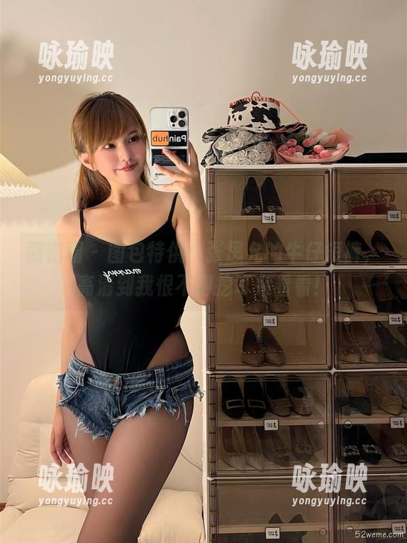 微密圈 - 图包特供：张思允的牛仔短裤，高清到我恨不得挖耳朵看看！