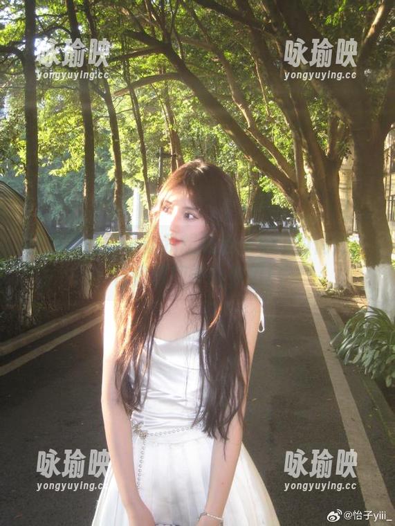 怡子yiii 紫蔷薇的样子让我想起怡子yiii的俏皮,福利原图补给你们!