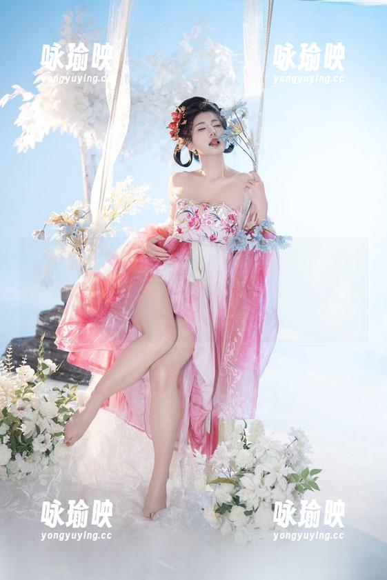 约尔红毛衣在星澜是澜澜叫澜妹呀身上，完全没道理可言。照片虽美，原图才能让人多看两眼。
