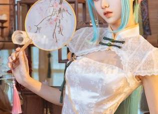 制服“驾到”!木绵绵OwO的最新作品，竟让我产生了无法释怀的遐想！