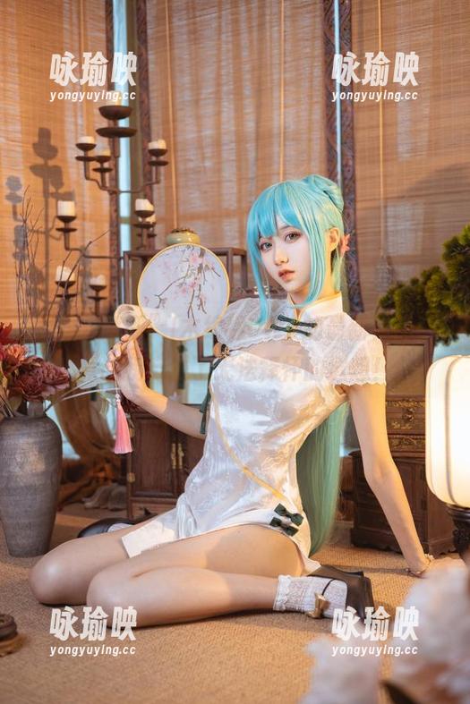 制服“驾到”!木绵绵OwO的最新作品，竟让我产生了无法释怀的遐想！
