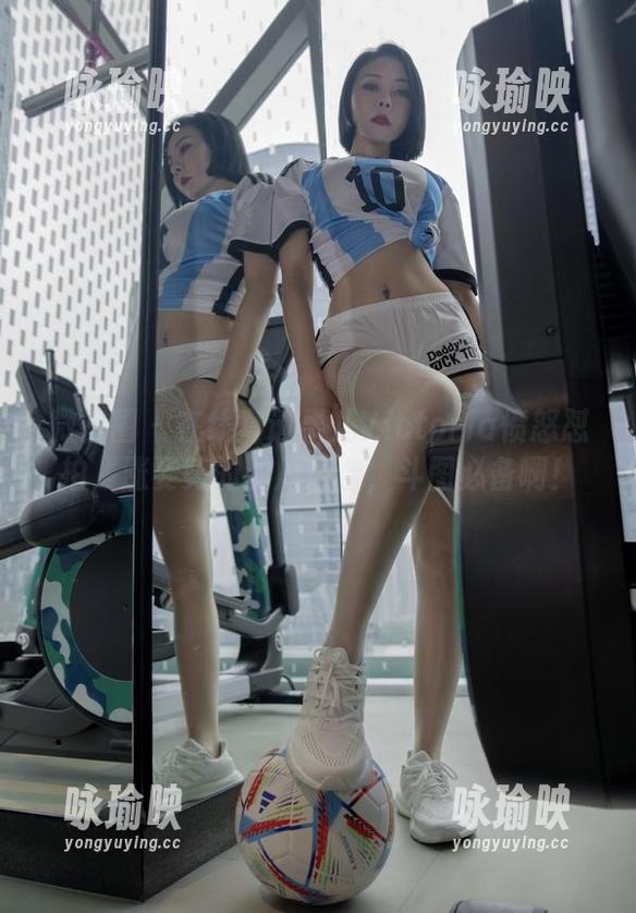 果儿Victoria 微密圈 - 在线宴请果儿Victoria愤怒怼拍,涨姿势的图片组合,斗图必备啊!