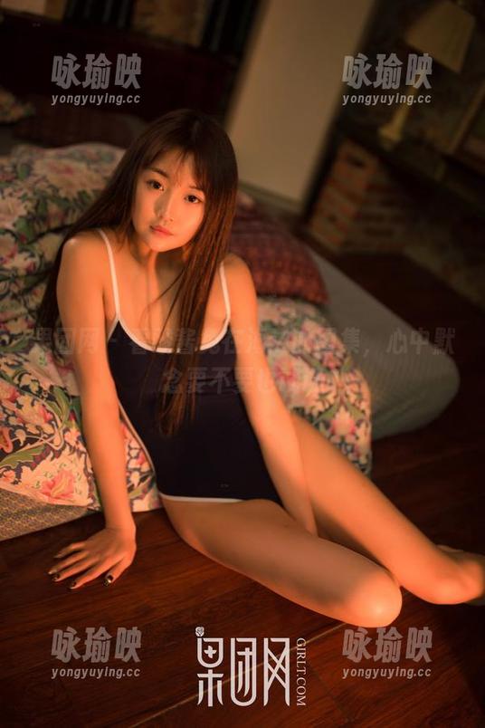 果团网 - 看酸酱兔在海边的图集，心中默念要不要也试试