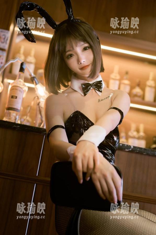 总有一套校服图包让人想起校园日子，桃良阿宅干得不错！