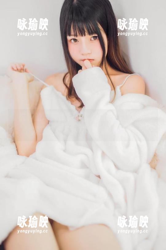 桜桃喵的写真作品：《雷电将军》，发光发热还是像闪电般转瞬即逝？