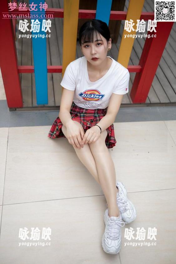 梦丝女神-璇璇 梦丝女神 - 与其说是粉色写真集,不如说是璇璇内心的小秘密,偷偷递过来的那种。