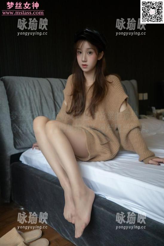 梦丝女神 - 莹仙女在白衬衫里的沉思——你进得去原图的思绪吗？图片稍显温柔。