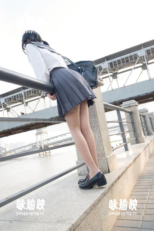 森萝财团最新版本上线，体操服黑丝套图，观看过程中情绪不自觉地波动。
