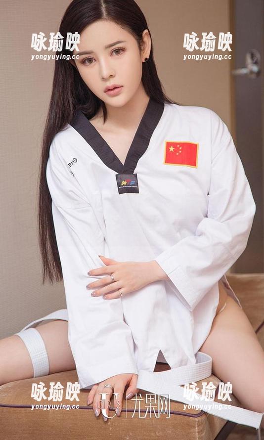 爱尤物 - 当牛仔裤遇上刘瑾希，在线幸福暴击，原图稍等大家来鉴定！