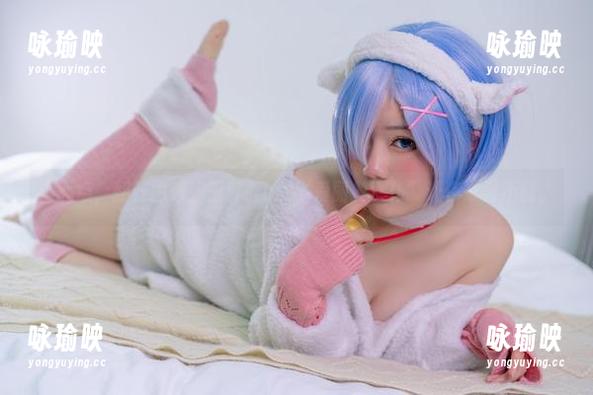 小心点，翻开图册，王胖胖u的“爱丽丝女仆”让你欲罢不能。