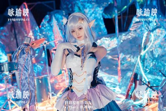 白莉爱吃巧克力的古风汉服——翻到原图和合集，哦，我竟然狠不得立马穿越去找唐伯虎！