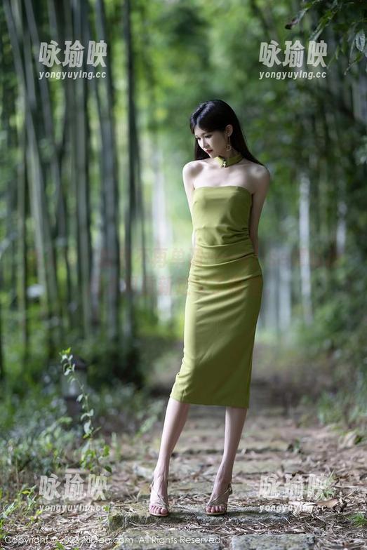 秀人网 - 教室不再单调——Elise谭晓彤用美图重新定义了课堂。