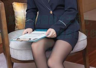 秀人网 – 奶瓶土肥圆的女王范儿，高清图包里的每一张都想让我铺床！这也太好看了吧。
