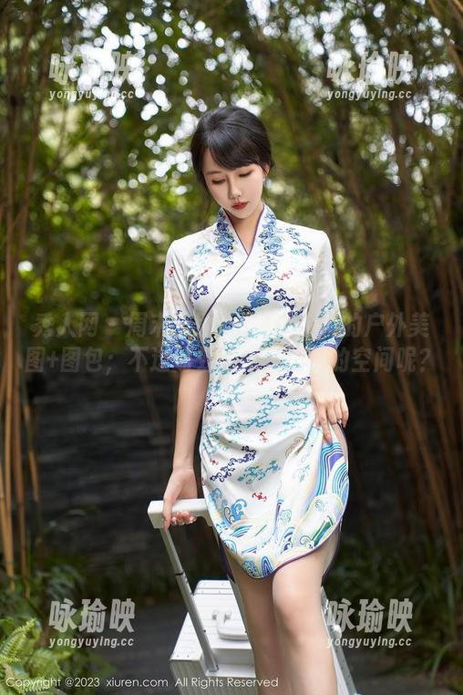 秀人网-小樱koko 秀人网 - 周末计划:小樱koko的户外美图+图包;不过到处都是人,我的空间呢?