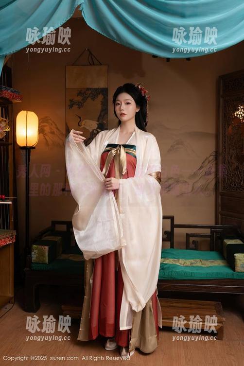 秀人网-悠悠YOYO 秀人网 - 悠悠YOYO悠荡的白色——合集里的那种淡淡无聊,却又很吸引人。