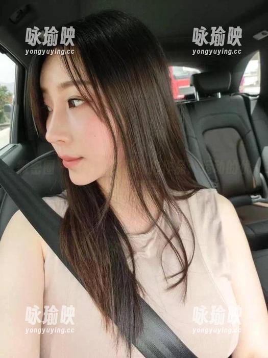 微密圈 - 紫色哒豚豚私拍作品：运动的优雅与肆意
