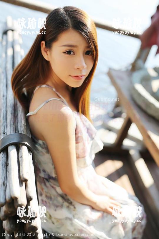 美媛馆 - Ellie艾栗栗与白衬衫：这张原图真心营造了那种“我只想拥有它”的气氛。