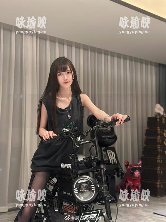 腐团儿Ikaros的路人女主养成合集，轻松get到“略显路人”的精髓！