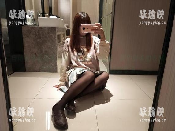自闭颜球球再现昭和太太的cos精选，那个时候的衣服、发型，心里总有点说不出口的悸动。