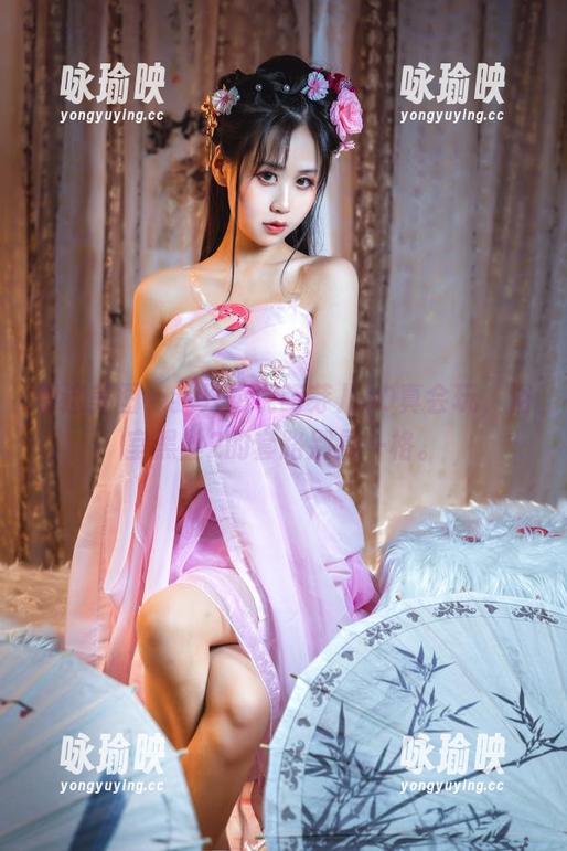 看这美图，我只想说萌芽儿o0真会玩，浴室黑丝2的套路别具一格。